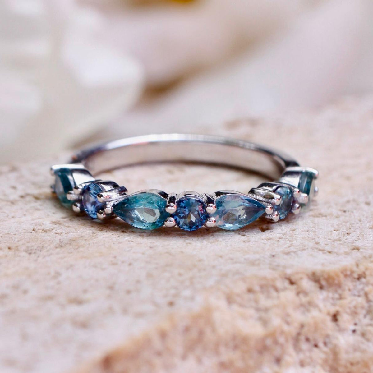 Arnhem Horizon Rings